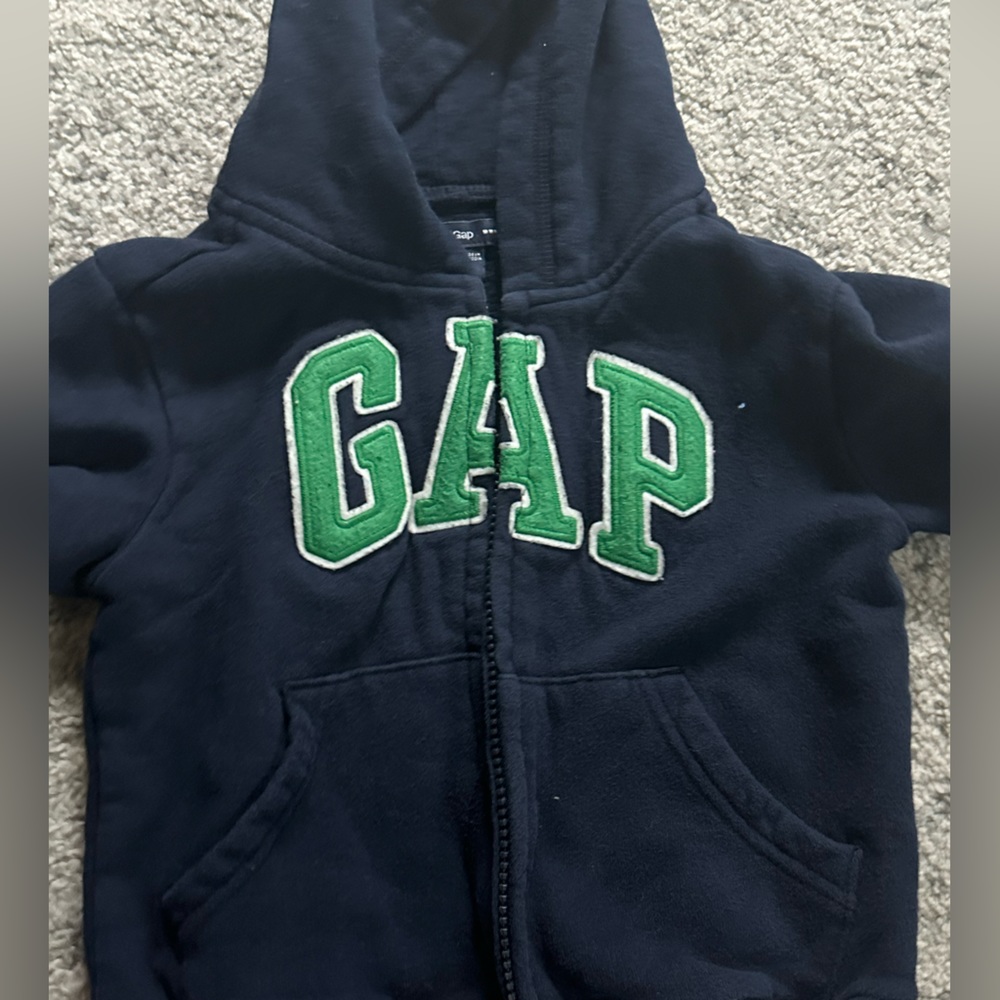 2t Gap zip up hooded sweatshirt